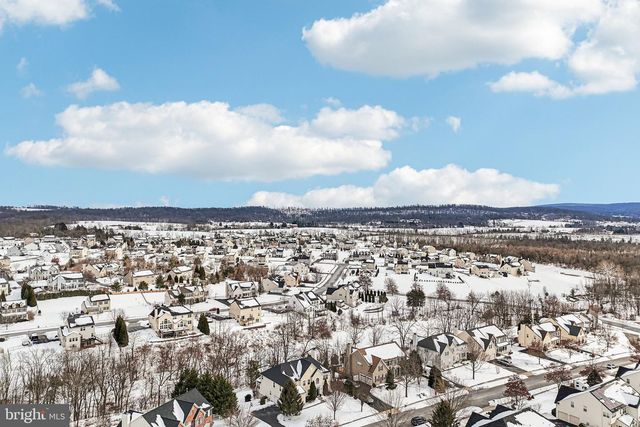 230 N SHADYBROOKE DR, Douglassville, PA 19518