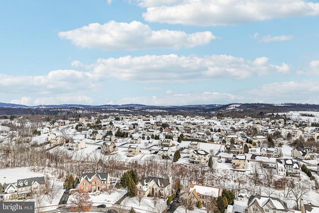 230 N SHADYBROOKE DR, Douglassville, PA 19518