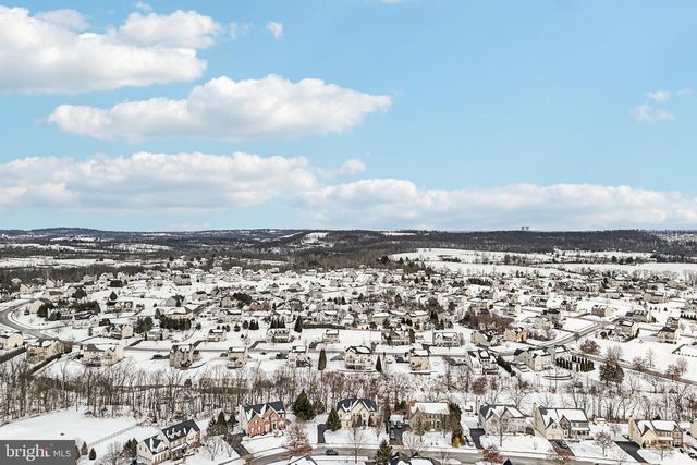 230 N SHADYBROOKE DR, Douglassville, PA 19518