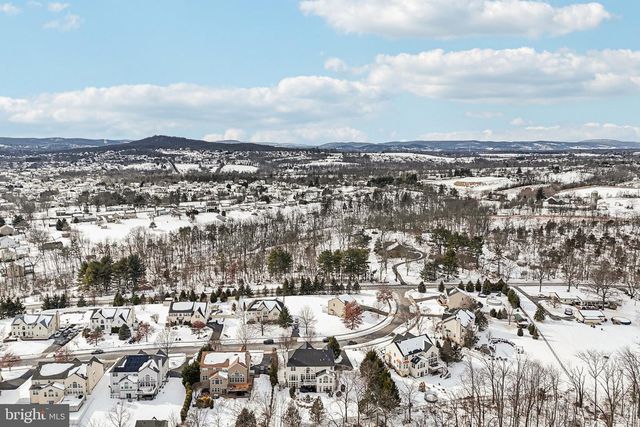 230 N SHADYBROOKE DR, Douglassville, PA 19518