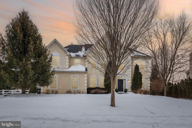 230 N SHADYBROOKE DR, Douglassville, PA 19518