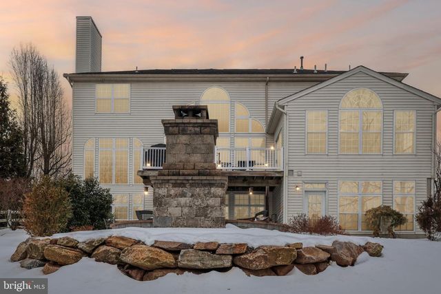 230 N SHADYBROOKE DR, Douglassville, PA 19518