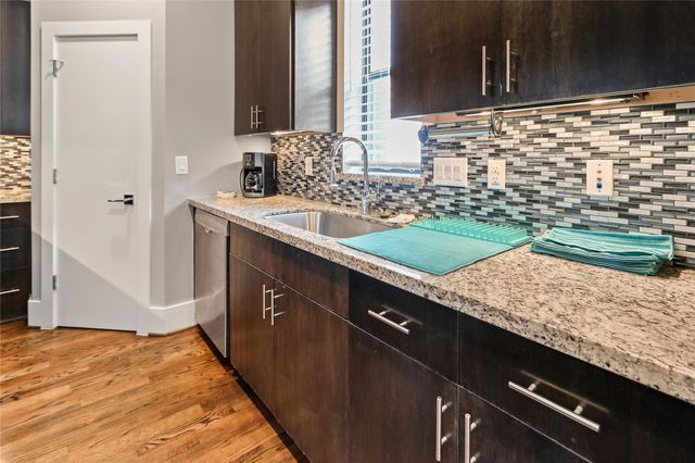 2105 Hadley Street, Houston, TX 77003