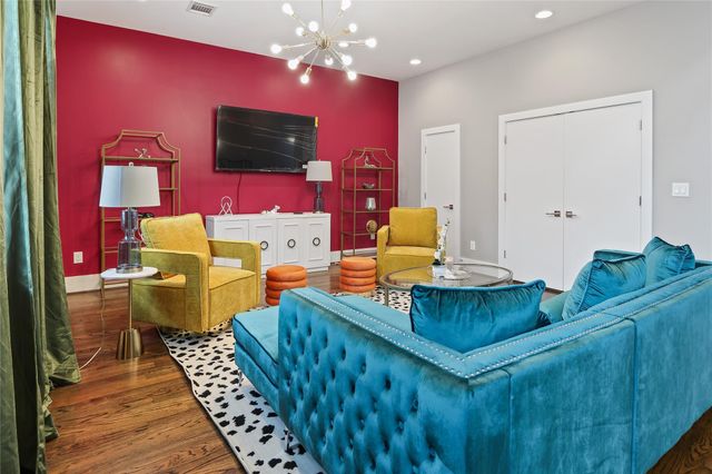 2105 Hadley Street, Houston, TX 77003