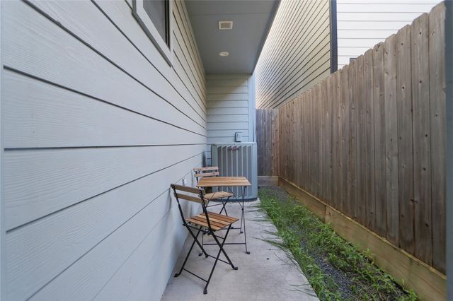 2105 Hadley Street, Houston, TX 77003