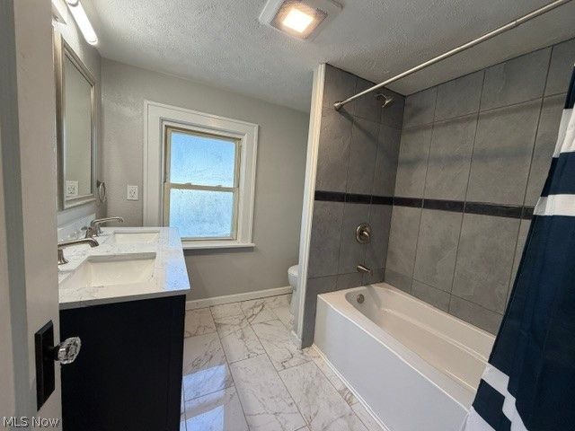 726 N Main Street, Niles, OH 44446