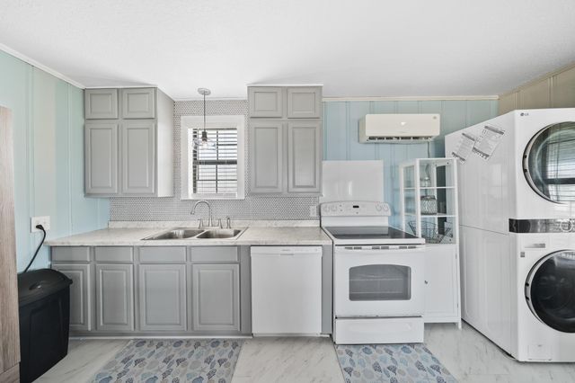 714 Caisson Street, Surfside Beach, TX 77541