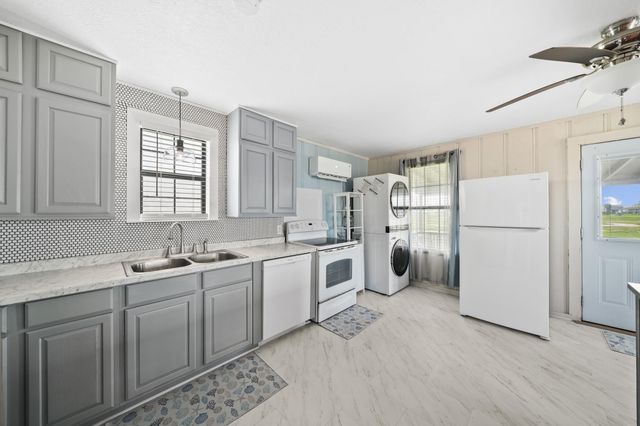 714 Caisson Street, Surfside Beach, TX 77541