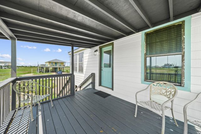 714 Caisson Street, Surfside Beach, TX 77541