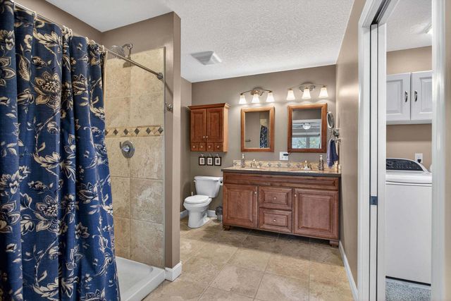 800 Hartz Court 800, Leclaire, IA 52753