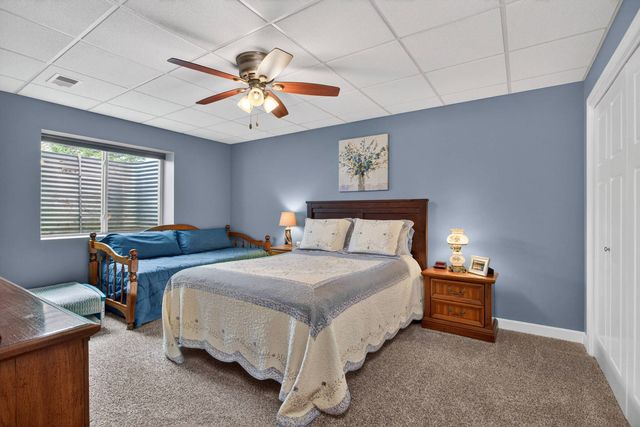 800 Hartz Court 800, Leclaire, IA 52753
