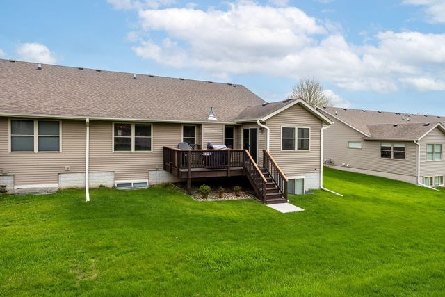 800 Hartz Court 800, Leclaire, IA 52753
