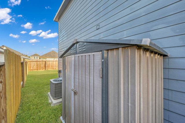 16939 Marie Village Drive, Conroe, TX 77306