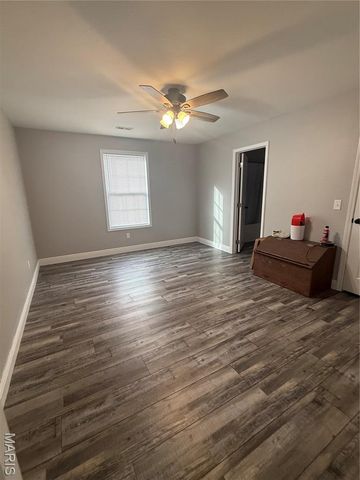 4800 Pebble Lane, Farmington, MO 63640