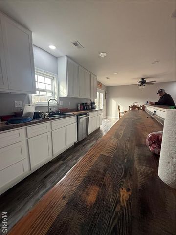 4800 Pebble Lane, Farmington, MO 63640