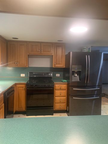 56-58 Summit Rd, Holbrook, MA 02343