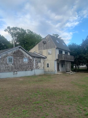 56-58 Summit Rd, Holbrook, MA 02343