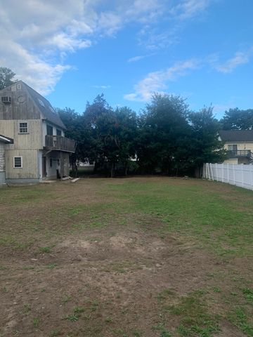 56-58 Summit Rd, Holbrook, MA 02343