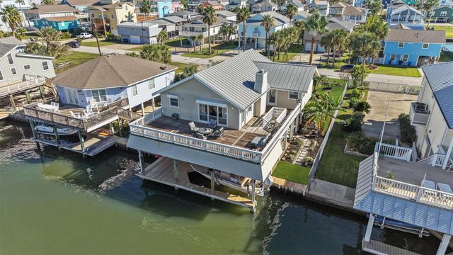22202 Frio Drive, Galveston, TX 77554