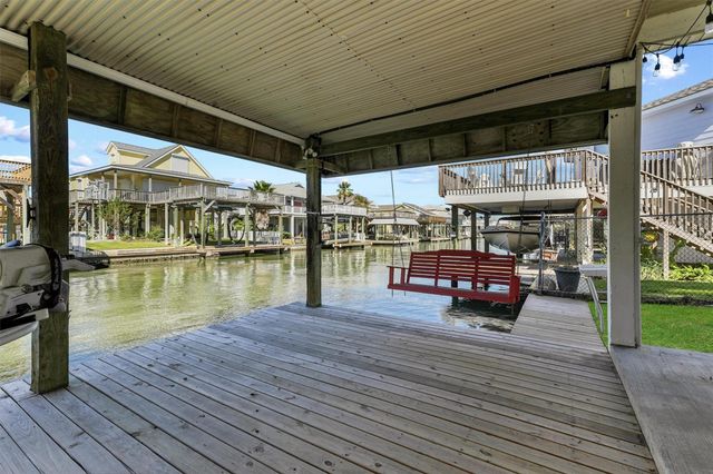 22202 Frio Drive, Galveston, TX 77554