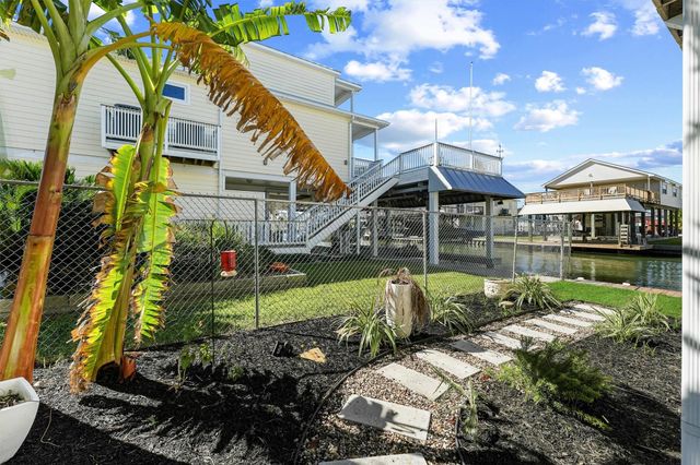 22202 Frio Drive, Galveston, TX 77554