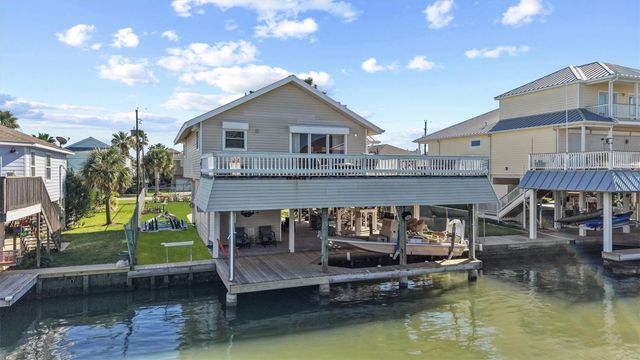 22202 Frio Drive, Galveston, TX 77554