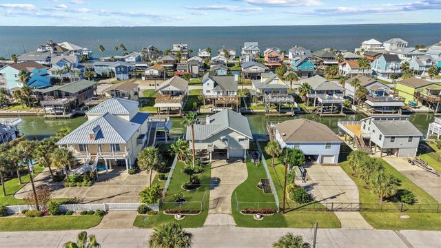 22202 Frio Drive, Galveston, TX 77554