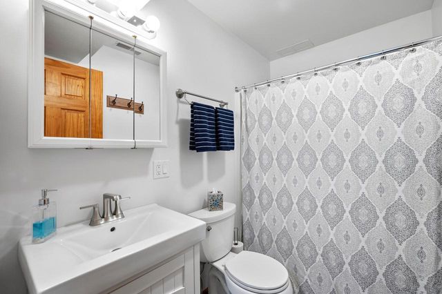 3361 Basil DRIVE, Madison, WI 53704