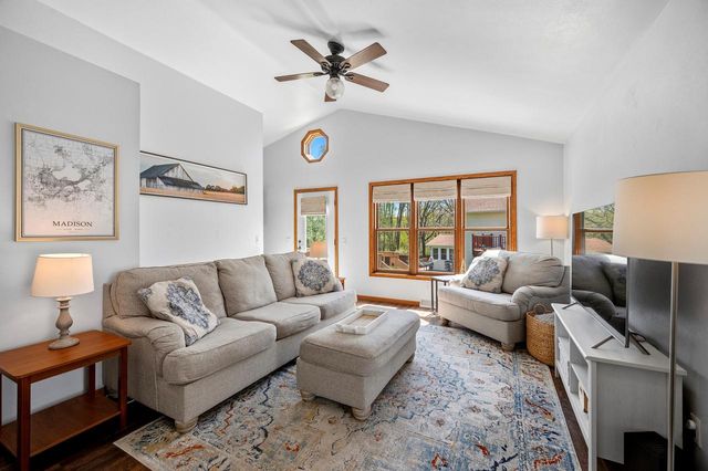 3361 Basil DRIVE, Madison, WI 53704