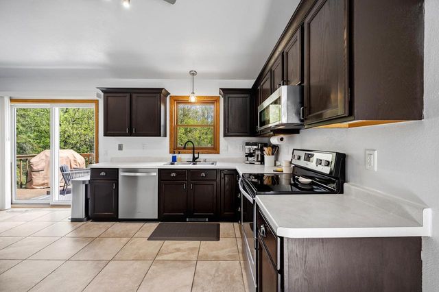 3361 Basil DRIVE, Madison, WI 53704
