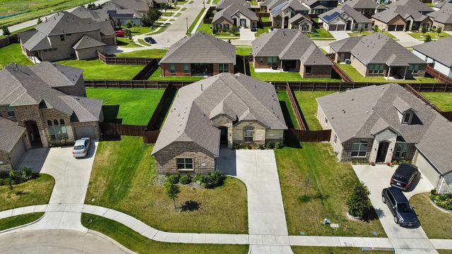 3724 Twin Pines Drive, Grand Prairie, TX 76065