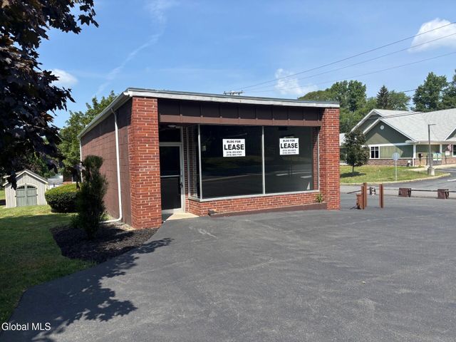 264 N Greenbush Road, North Greenbush, NY 12180