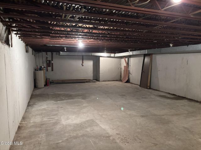 264 N Greenbush Road, North Greenbush, NY 12180