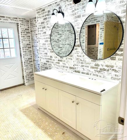 5406 Tomlinson Rd, Pensacola, FL 32526