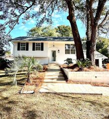 5406 Tomlinson Rd, Pensacola, FL 32526