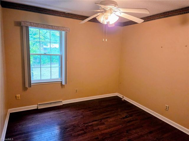 516 Dogwood Court, High Point, NC 27260