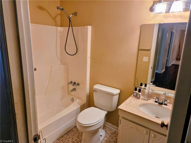 516 Dogwood Court, High Point, NC 27260