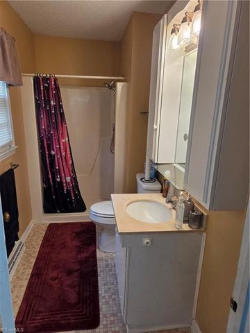 516 Dogwood Court, High Point, NC 27260