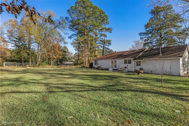 9210 Belcher Hwy, Oil City, LA 71061