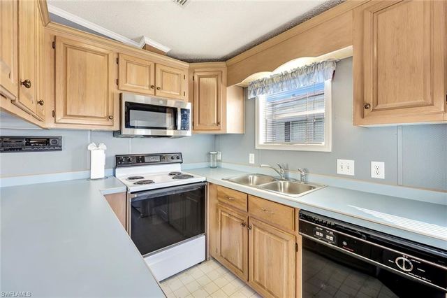 10827 Little Heron CIR, Estero, FL 33928