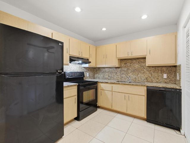 1020 Manor Drive 1-C, Palm Springs, FL 33461