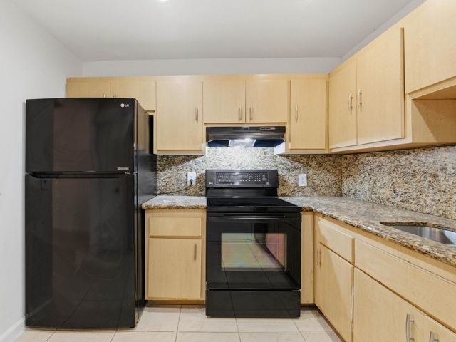 1020 Manor Drive 1-C, Palm Springs, FL 33461