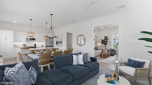 129 Pearl ST, Fort Myers Beach, FL 33931