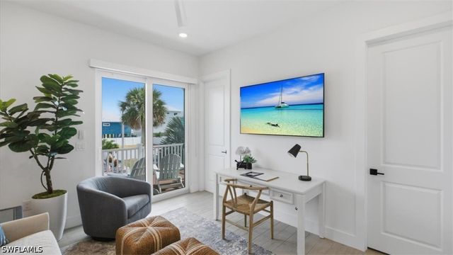 129 Pearl ST, Fort Myers Beach, FL 33931