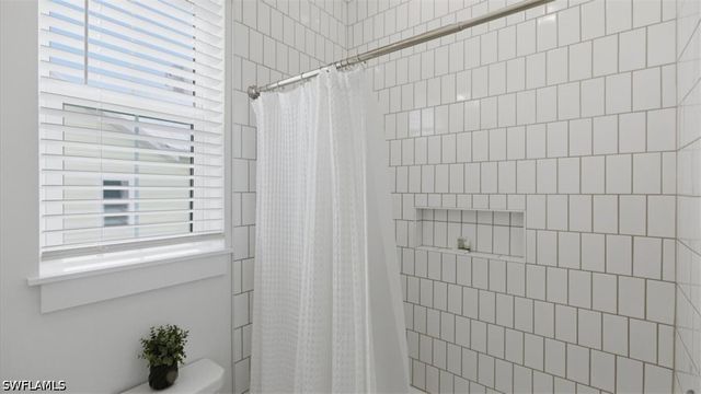129 Pearl ST, Fort Myers Beach, FL 33931