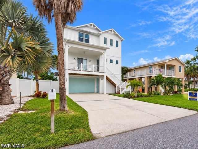 129 Pearl ST, Fort Myers Beach, FL 33931