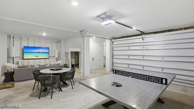 129 Pearl ST, Fort Myers Beach, FL 33931