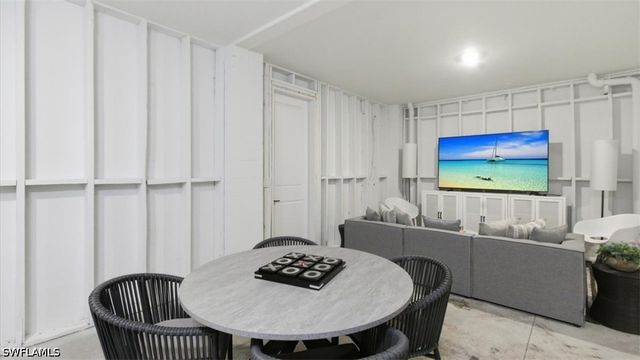 129 Pearl ST, Fort Myers Beach, FL 33931