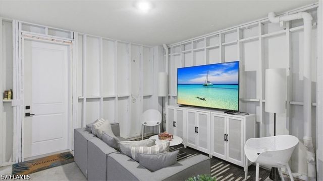 129 Pearl ST, Fort Myers Beach, FL 33931
