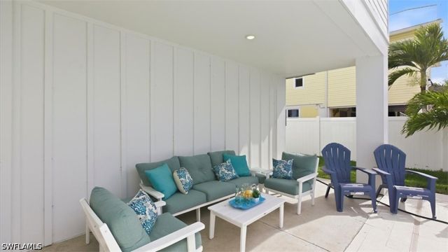 129 Pearl ST, Fort Myers Beach, FL 33931
